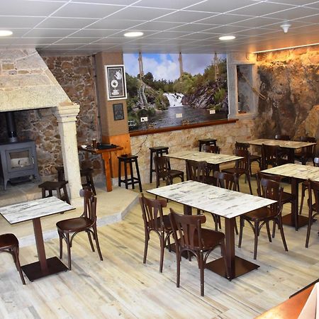 O Cabanel Albergue-Bar Villastose ภายนอก รูปภาพ